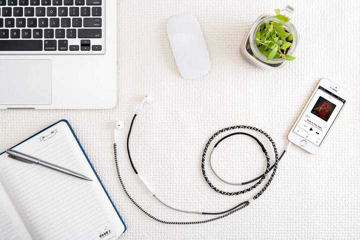 Crossloop V1 Designer Earphone - Good For Travelers |