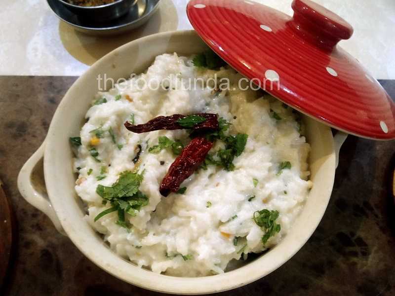 Curd Rice Recipe | Yogurt Rice | Thayir Sadam Recipe - The Food Funda %