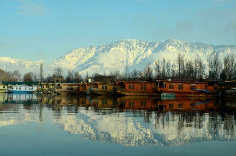 Dal Lake-a World Within, Life On The Dal Lake, Houseboats