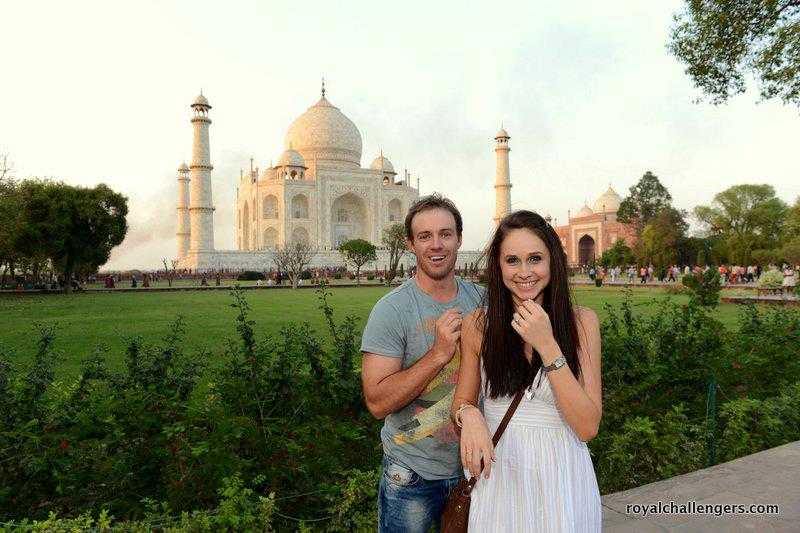 De Villiers Engaged To Girlfriend Danielle Swart In Taj Mahal