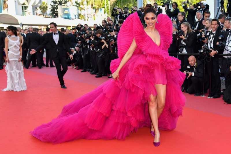 Deepika Padukone Finally Served Us - Factacity