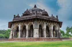 Delhi or Dilli, the city that robs you