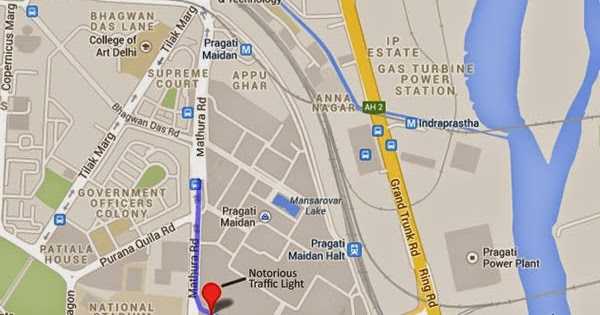 Delhi’s Most Notorious Camouflaged Traffic Light