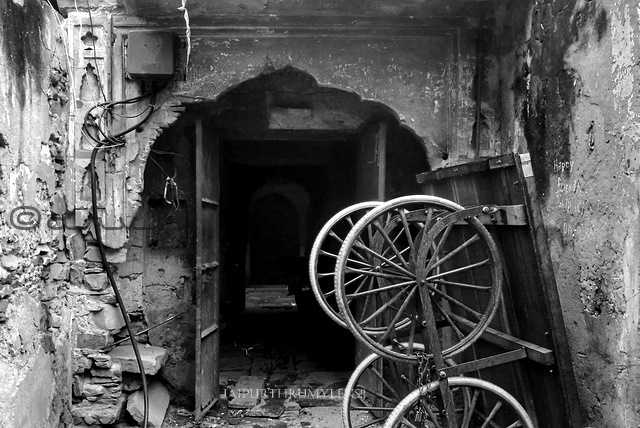 Derelict Jaipur Haveli | Street Photography