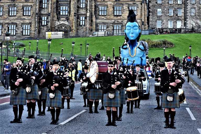 Discovering Indian Culture In Scotland! | Indian Graffiti
