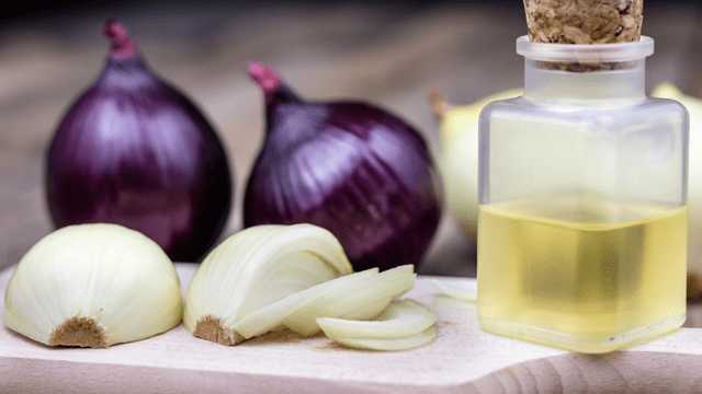 Does Onion Juice Treats Hair Loss And Regrows New Hair? - The Ayurveda