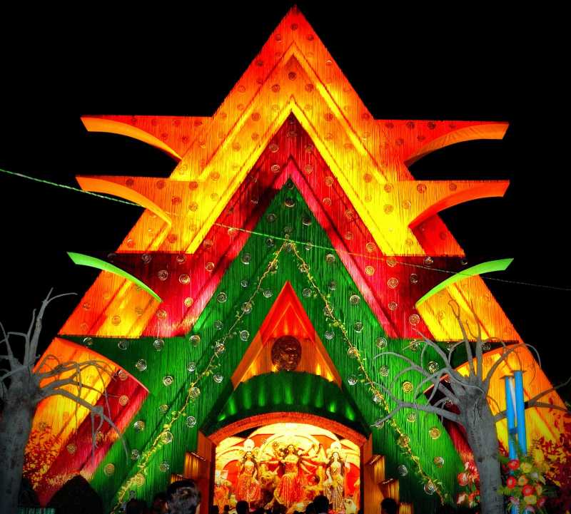 Durga Puja Pandals - A Brouhaha Of Gimmick And Serious Art