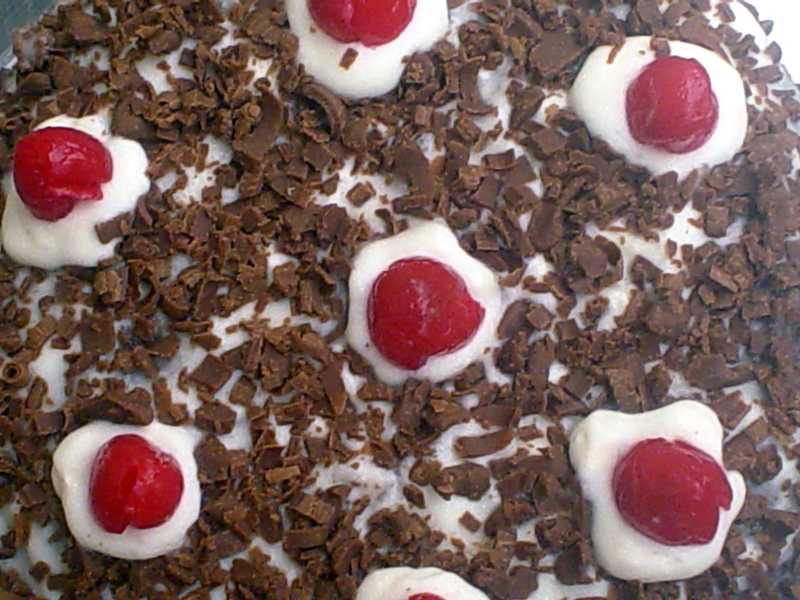 EGGLESS BLACK FOREST CAKE