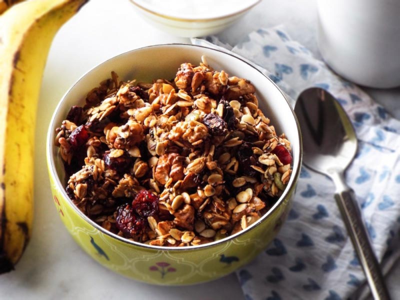 Easy Homemade Granola | Vegan Option - The India Edition
