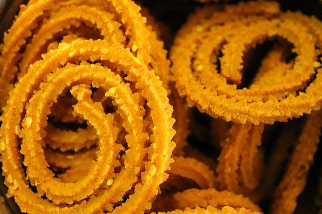 Easy Snacks With Chakli-Murukku Recipe - Ur Yummy Recipes