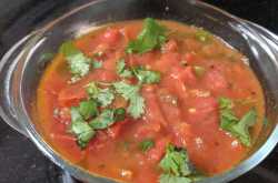 Easy Tomato khatta/ North Indian style tomato curry