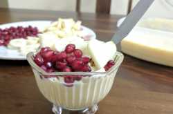 Easy and delicious fruit custard