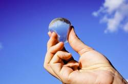Edible Water Balloon Could Replace Plastic Bottles