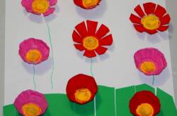 Egg carton flowers : Hands on math activity - sparklingbuds