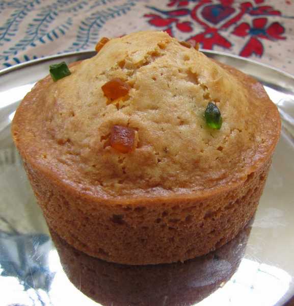 Eggless Tutti Frutti Vanilla Cake