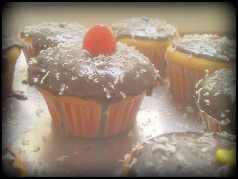 Eggless Vanilla Cupcakes