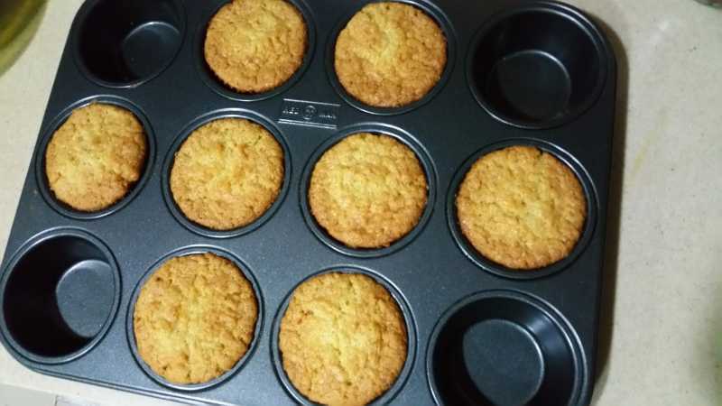 Eggless, Whole Wheat Carrot Muffins (Sugar-free)