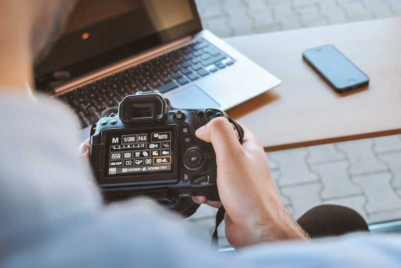 Essential Things To Consider Before Choosing The Best Photography College - E-BOOKSKART