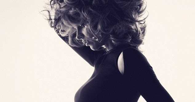 Eva Herzigova Proudly Shows Off Her Pregnancy Curves