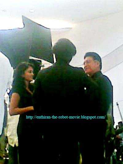 Exclusive! Enthiran The Robot Latest Leaked On Location Photos
