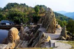 Excursion to wonderful ruins of Masroor rock cut temple - Roadaviator