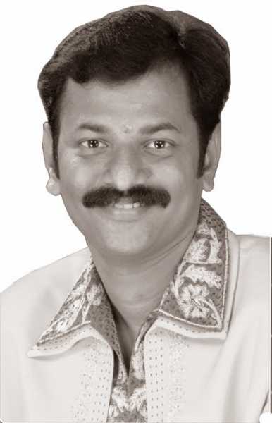 Experience The Close Up Magic At Its Best...