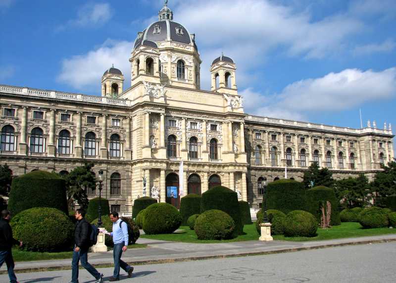 Explore Gems In The Most Famous Boulevard Of Vienna