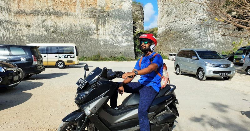 Exploring Bali On Scooter | Part 1 | Garuda Park And Uluwatu Temple 