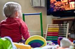 Extra Hour of TV Reduces Kids Skills