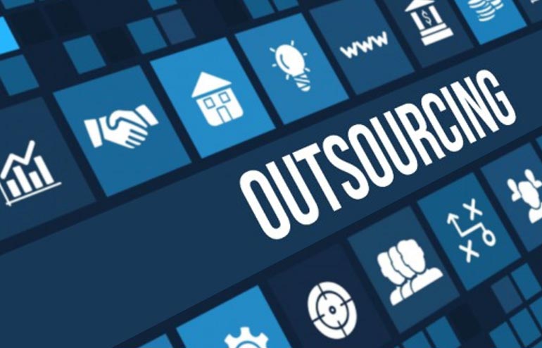 FACTORS THAT YOU SHOULD EVALUATE WHILE OUTSOURCING REMOTE DEVELOPERS