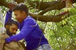 Farmer Commits Suicide During Aaps Kisan Rally In Delhi