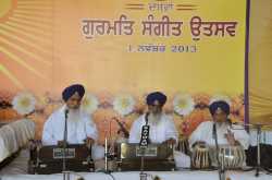 felicitation of bhai  santa singh lineage (gharana) with giani bhagat singh yadgari award by punjabi university patiala (pb)