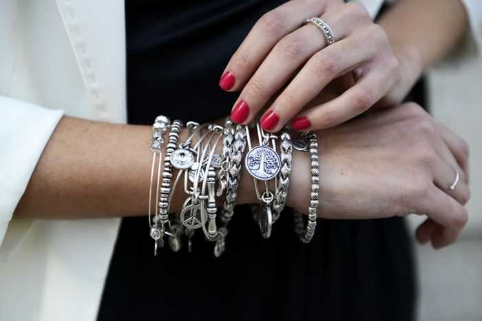 Few Tips To Create A Perfect Stack Of Rings Or Bracelet