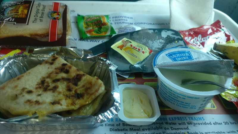Food Served In Indian Trains #ShatabdiExpress