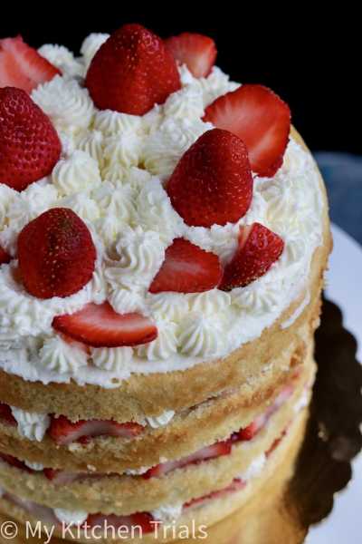 Fresh Cream Strawberry Cake