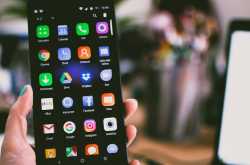 From Google Pixel 3 to OnePlus 6T, these smartphones will be launched next month.