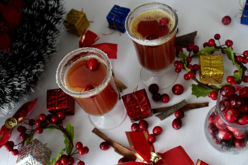 Fruity,Boozy Spiced Christmas Punch - The Food Samaritan