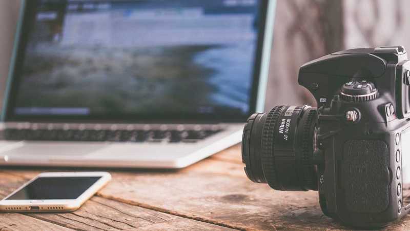 Full-Time Wanderlust: Top Jobs That Allow You To Travel And Work Remotely | Tale Of 2 Backpackers