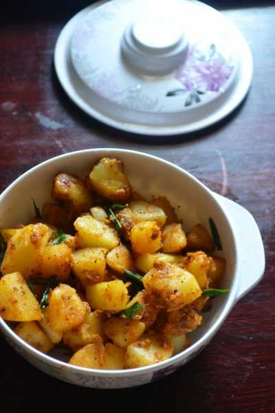 Garlic Potato Roast - Easy Side Dish Recipes