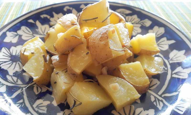 Garlic Rosemary Roasted Potatoes Recipe