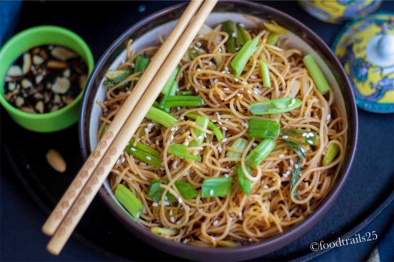 Garlic And Spring Onion Noodles - Food-trails