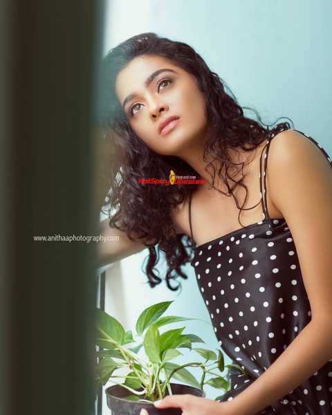 Gayathrie Shankar Stylish Photo Shoot Stills
