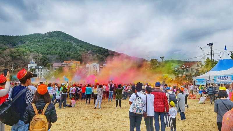 Geoje Holi Hai: A Festival Of Colors, Fun And Vibrancy - Sweet Sharing