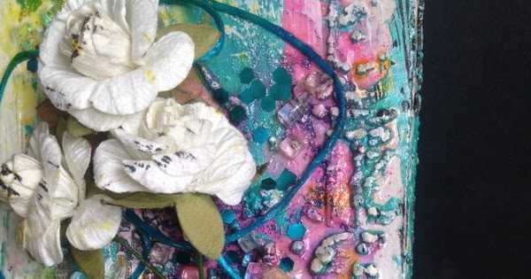 Gift Box With Little Birdie Embossing Texture Paste