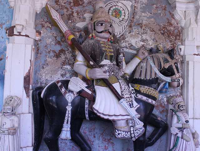 Glimpses: Mandore’s Hall Of Heroes