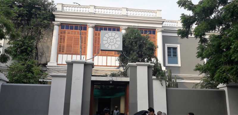 Glimpses Of The Aurobindo Ashram - Pack-Ur-Bags