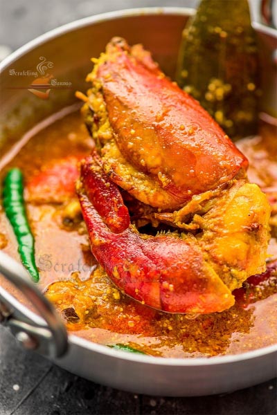 Golda Chingrir Malaikari | Bengali Chingri Macher Malai Curry - Scratching Canvas