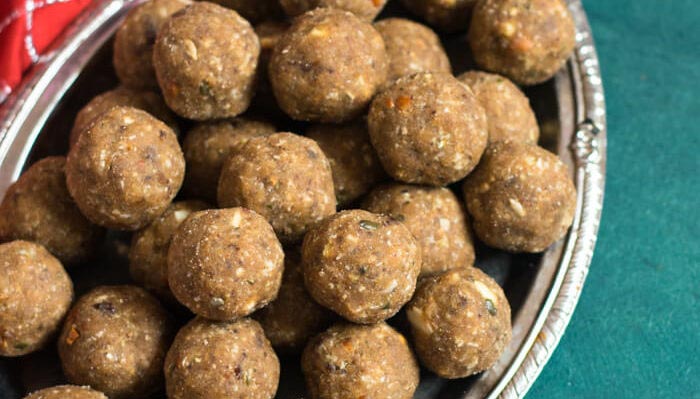 Gond Ke Ladoo- Edible Gum Ladoo- Gaund Ke Ladoo Ki Recipe