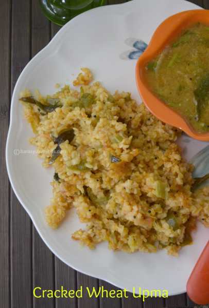 Gothumai Rava Upma / Crackled Wheat Upma With Bell Pepper ~ SarasYummyBites