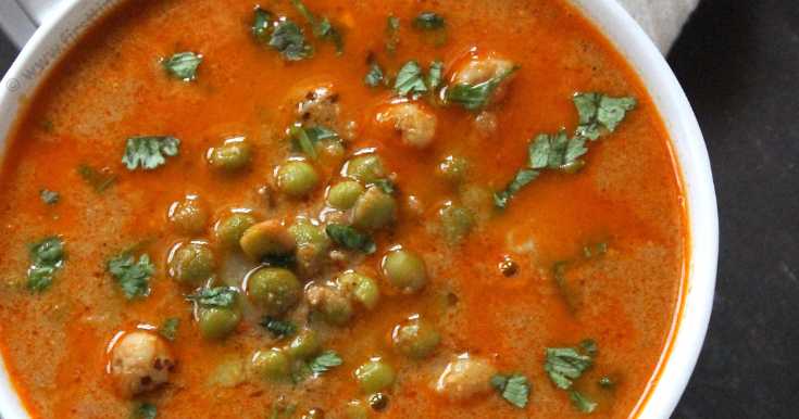 Green Peas Foxnut Curry | Matar Makhana Curry